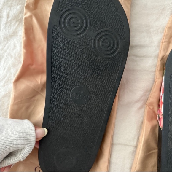 Gucci Bloom Slides - Picture 4 of 5